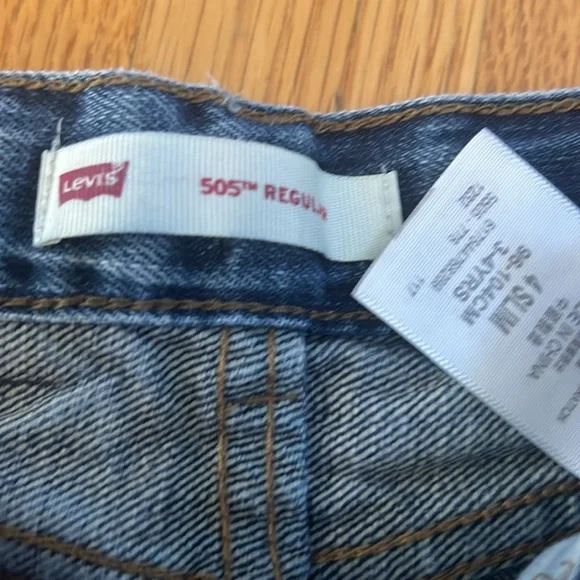 Levi’s 505 Medium Wash Jean Size 4 SLIM - Picture 3 of 8